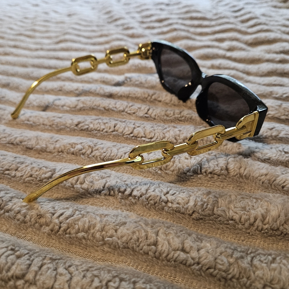 SALE ** BRAND NEW ** Chic Black and Gold Sunglasses